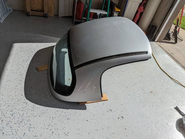 BMW Z3 Silver Hardtop Complete Assembly with Hardware – OEM Style Removable Roof - Image 3