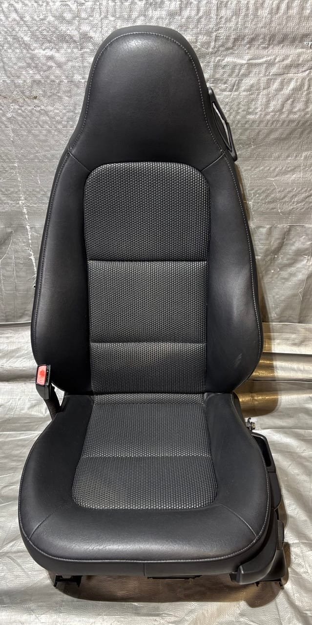 BMW Z3 Black Leather Seats – OEM Front Seats Interior Replacement - Image 4