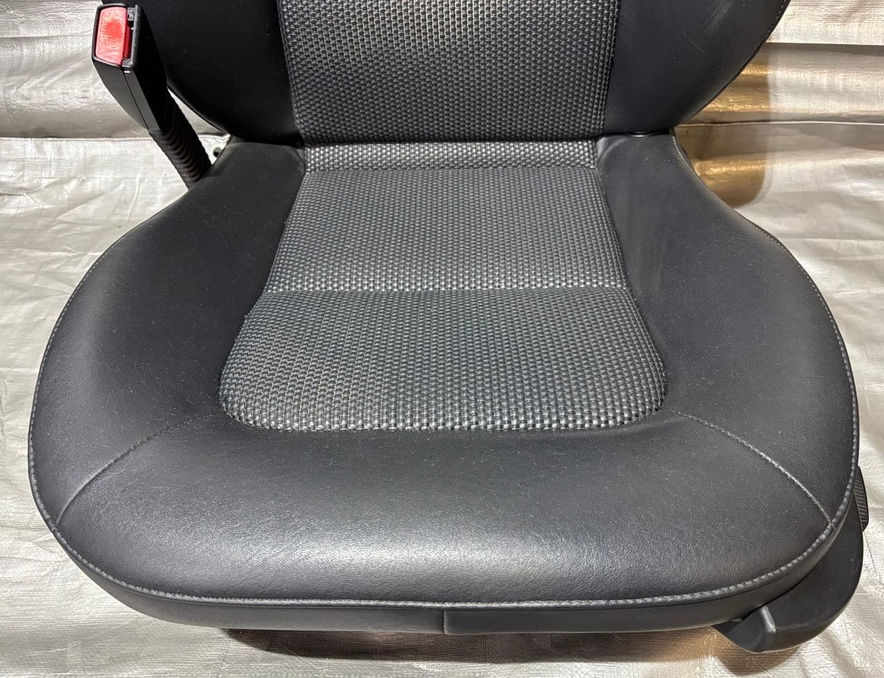 BMW Z3 Black Leather Seats – OEM Front Seats Interior Replacement - Image 6