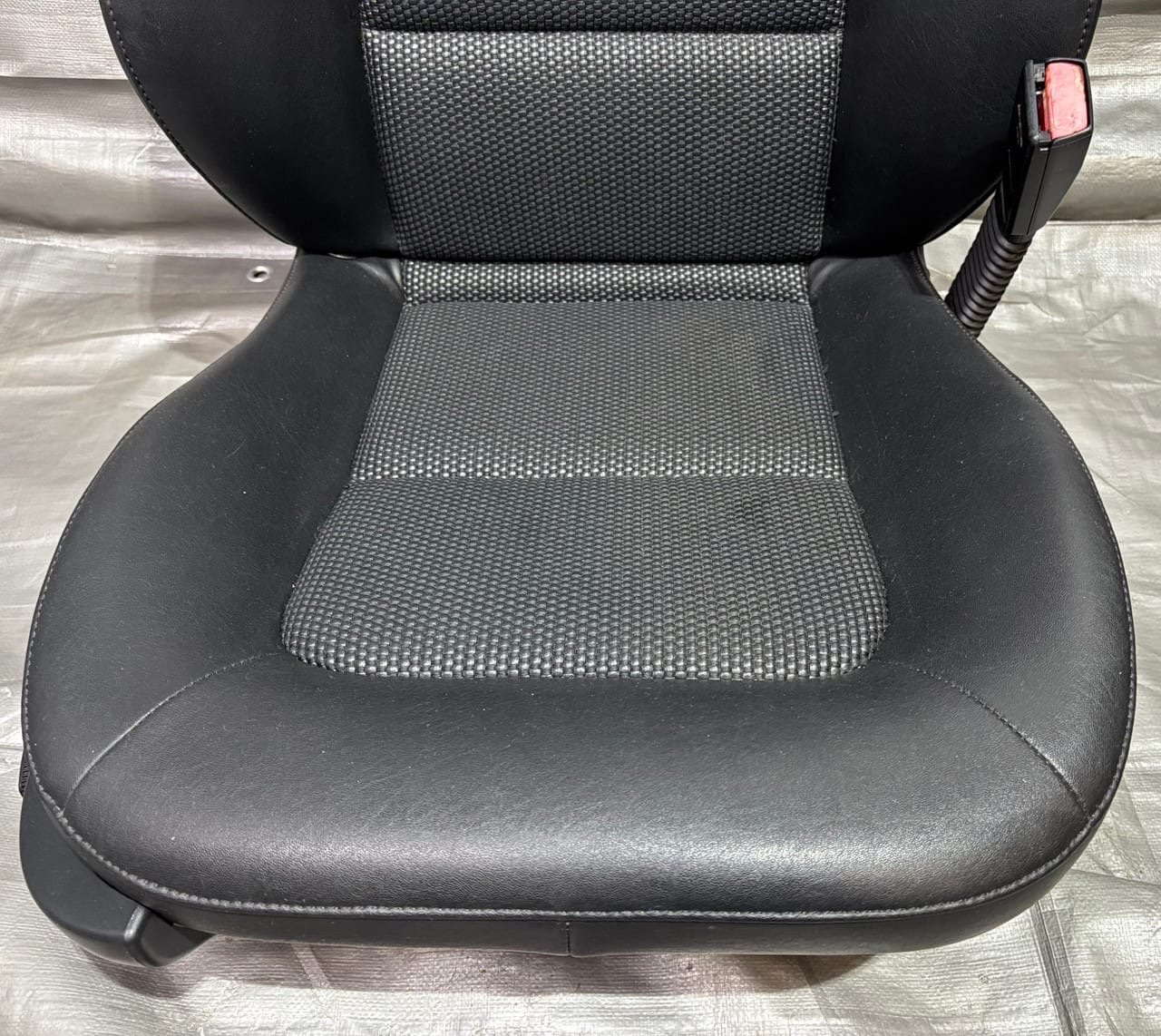 BMW Z3 Black Leather Seats – OEM Front Seats Interior Replacement - Image 7