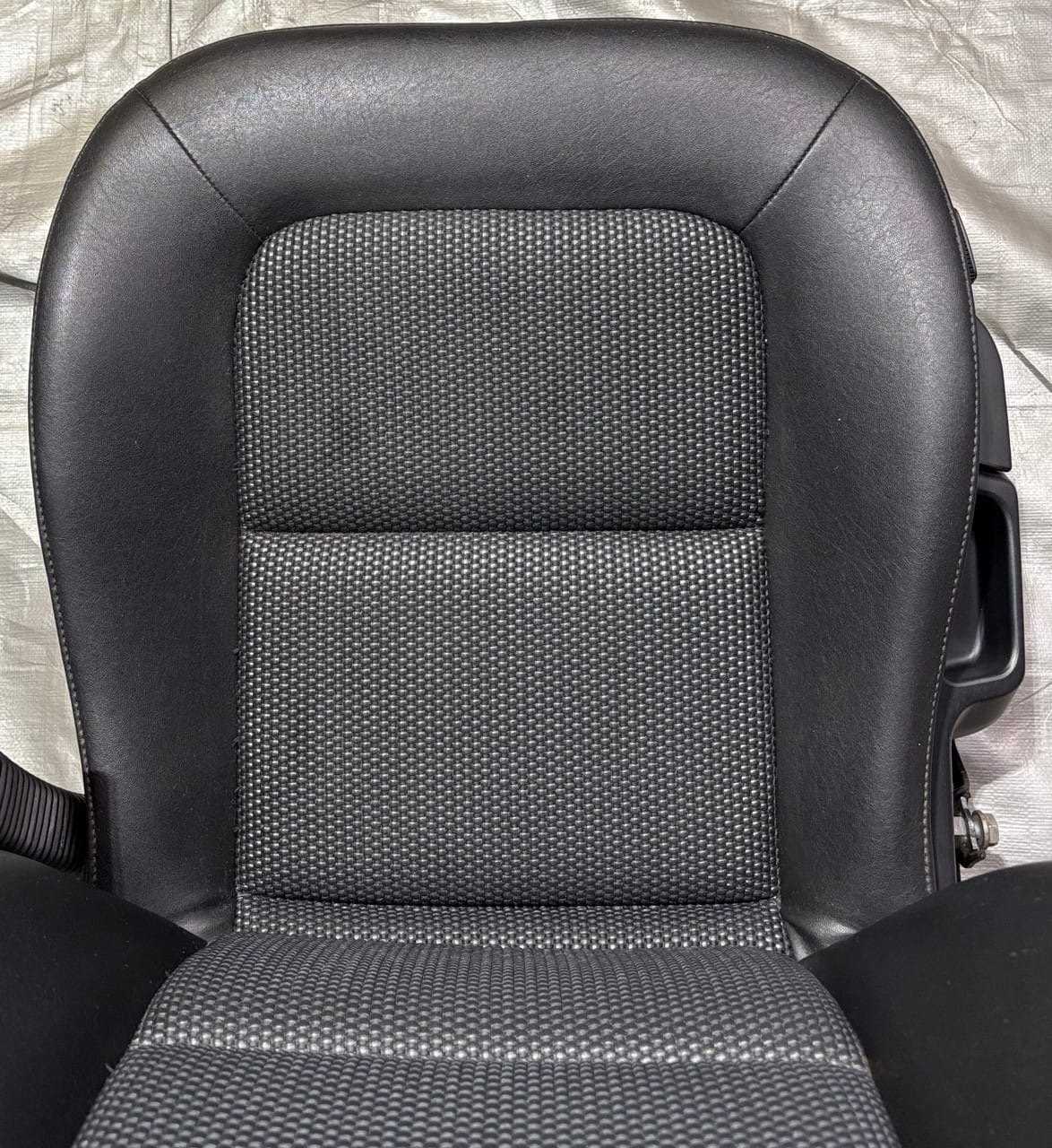 BMW Z3 Black Leather Seats – OEM Front Seats Interior Replacement - Image 10