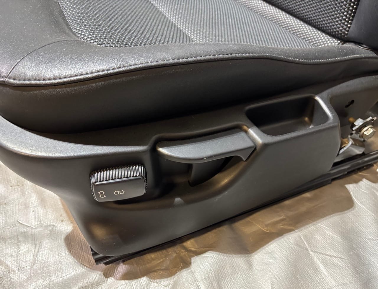 BMW Z3 Black Leather Seats – OEM Front Seats Interior Replacement - Image 15