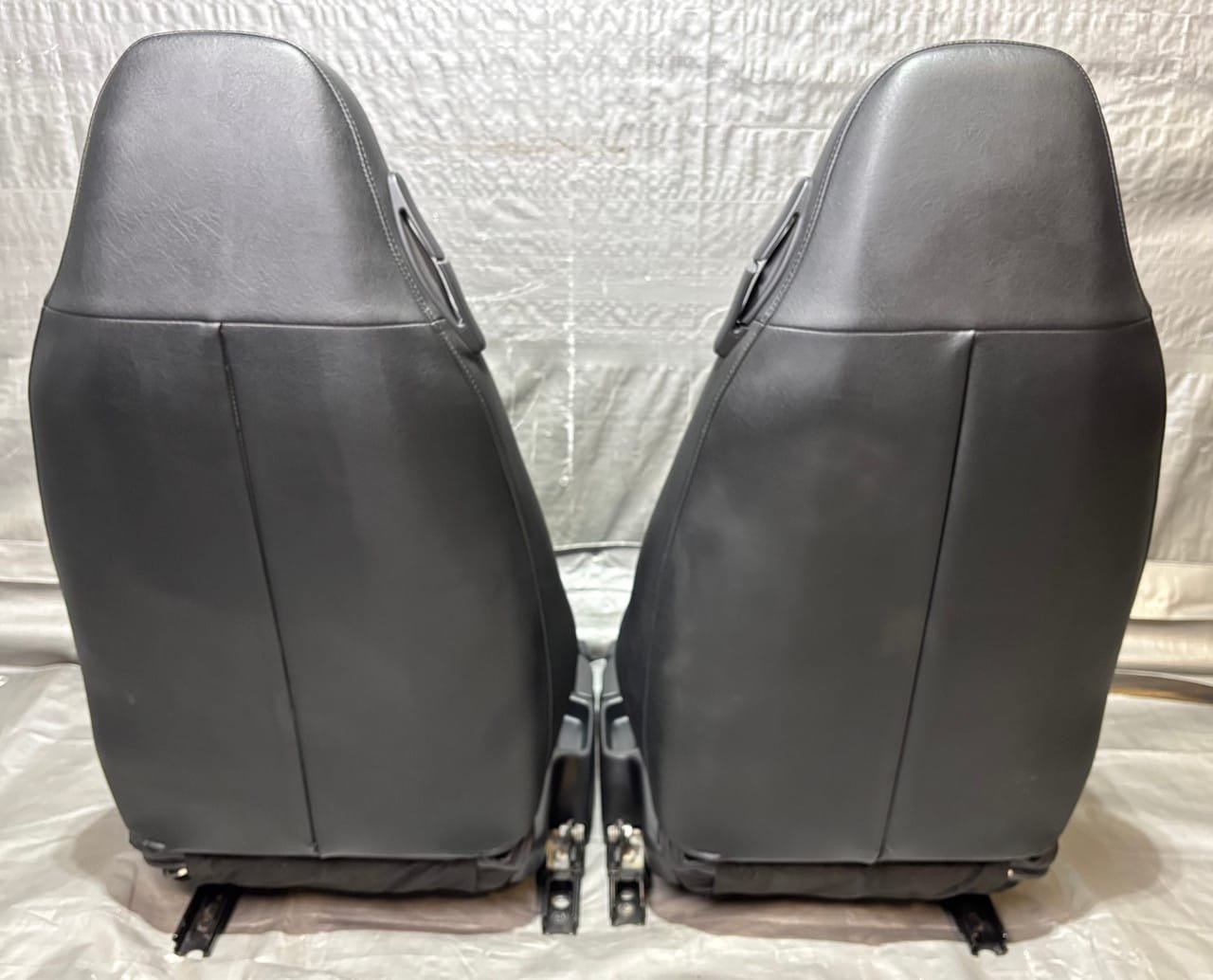 BMW Z3 Black Leather Seats – OEM Front Seats Interior Replacement - Image 3