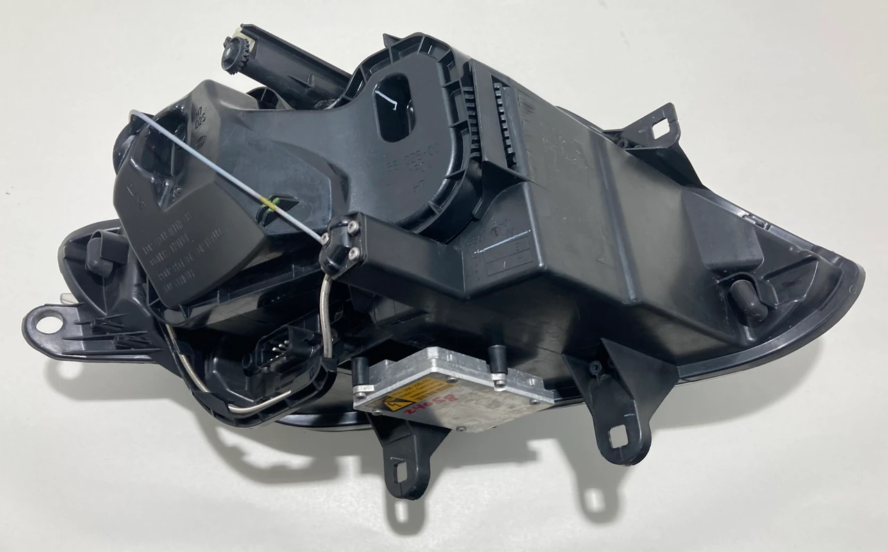 2006–2008 BMW Z4 3.0si Headlights – E85/E86 OEM-Style Headlamp Assembly - Image 10