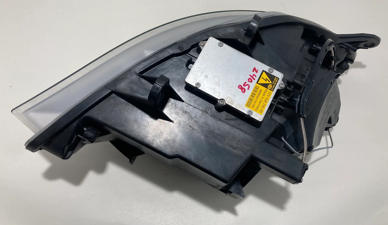 2006–2008 BMW Z4 3.0si Headlights – E85/E86 OEM-Style Headlamp Assembly - Image 9